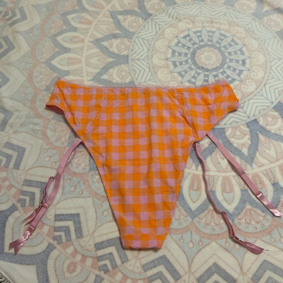 NWOT Fenty X Savage Size 2X Pink and Orange Checkered Panties - Picture 3 of 3